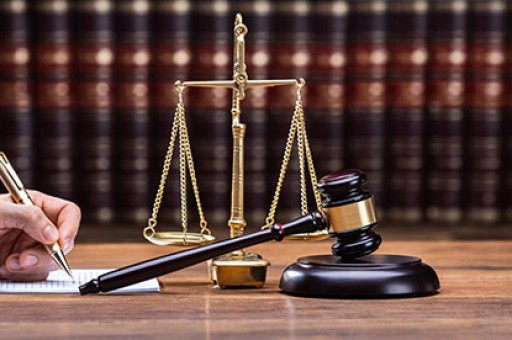 撞人人没事会扣车吗